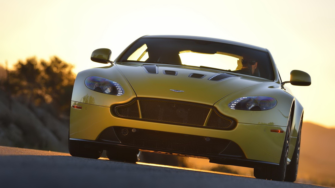 Шикавто. Aston Martin v12 Vantage s. Картинки машин.