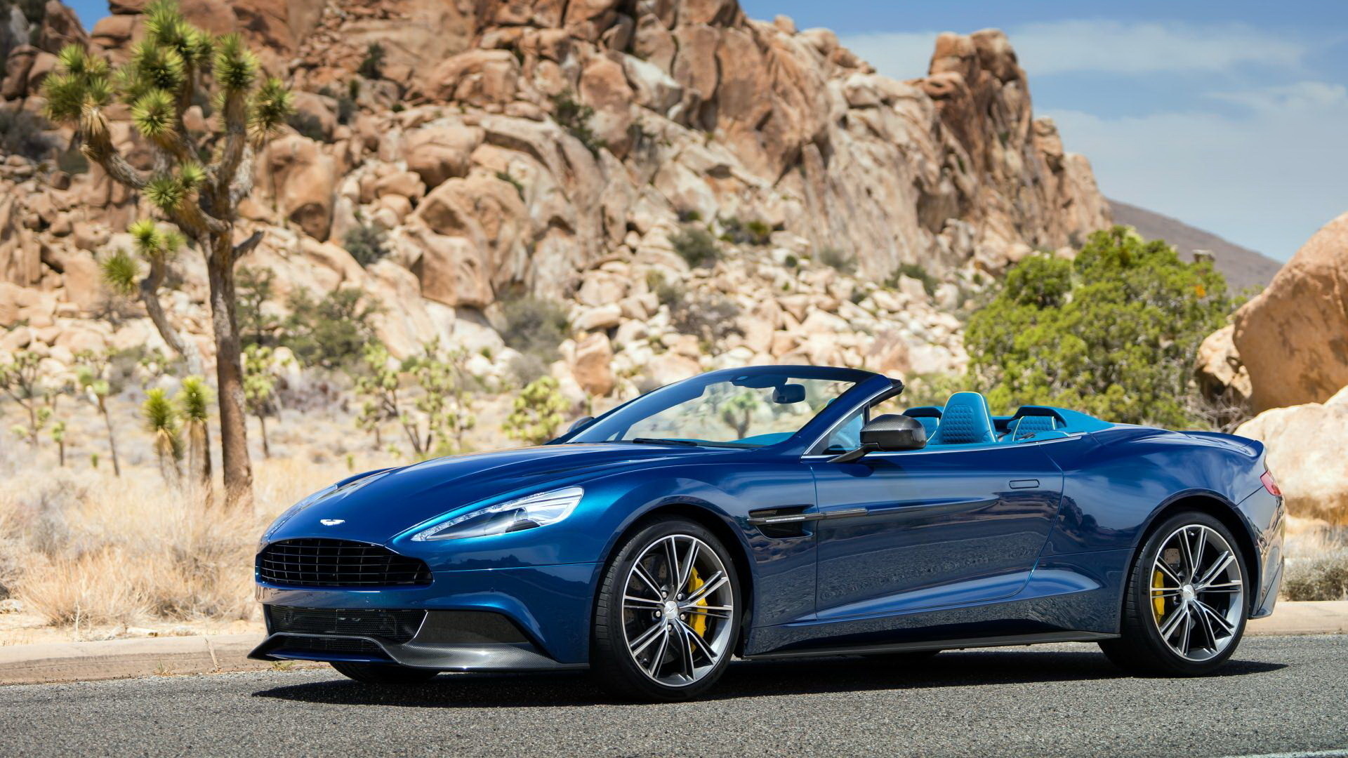 Машина Aston Martin Vanquish