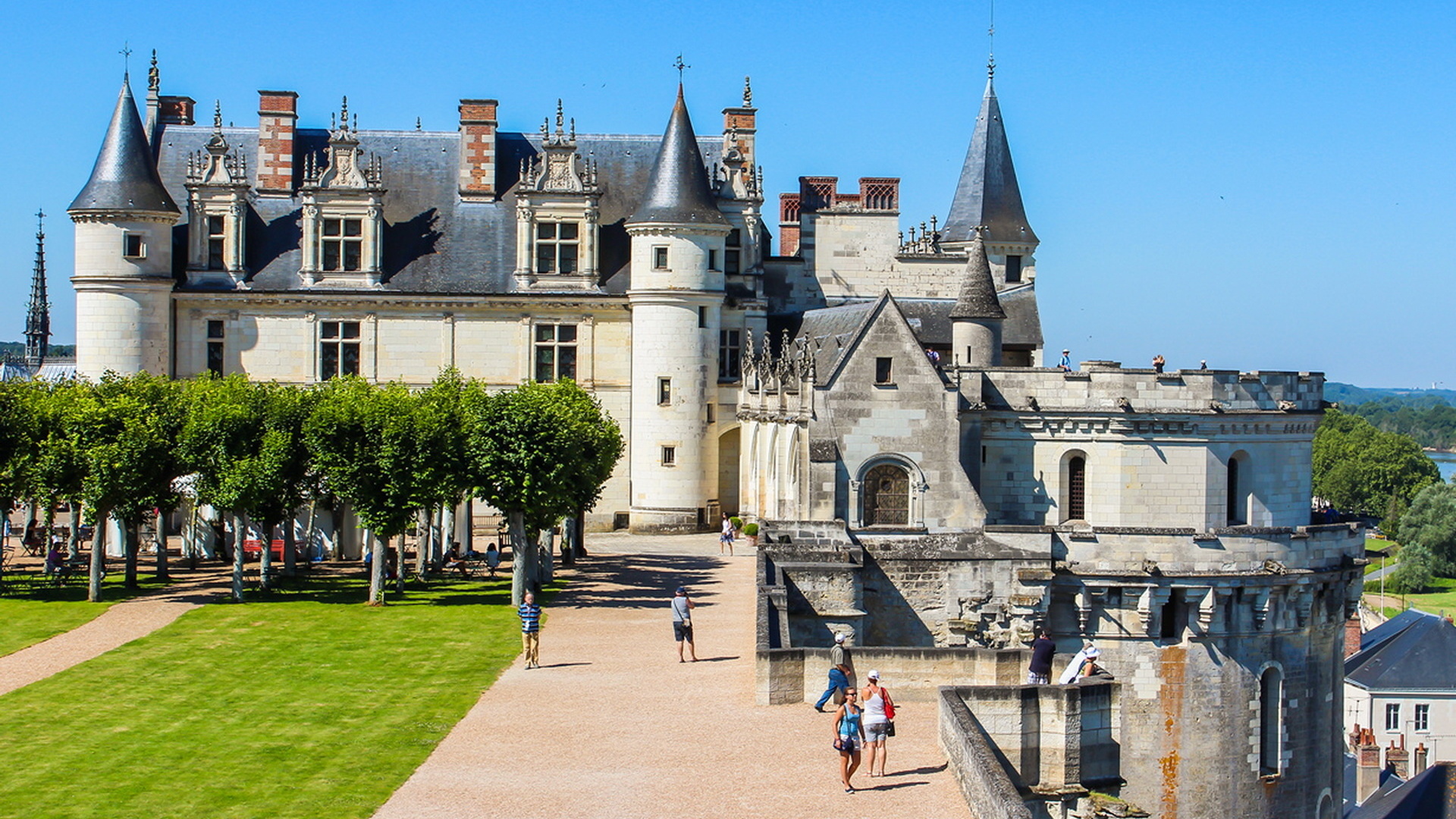 Chateau france. Замок Ардикур во Франции. Замки Луары замки Франции. Шато Долины Луары. La Loire замок Франции.