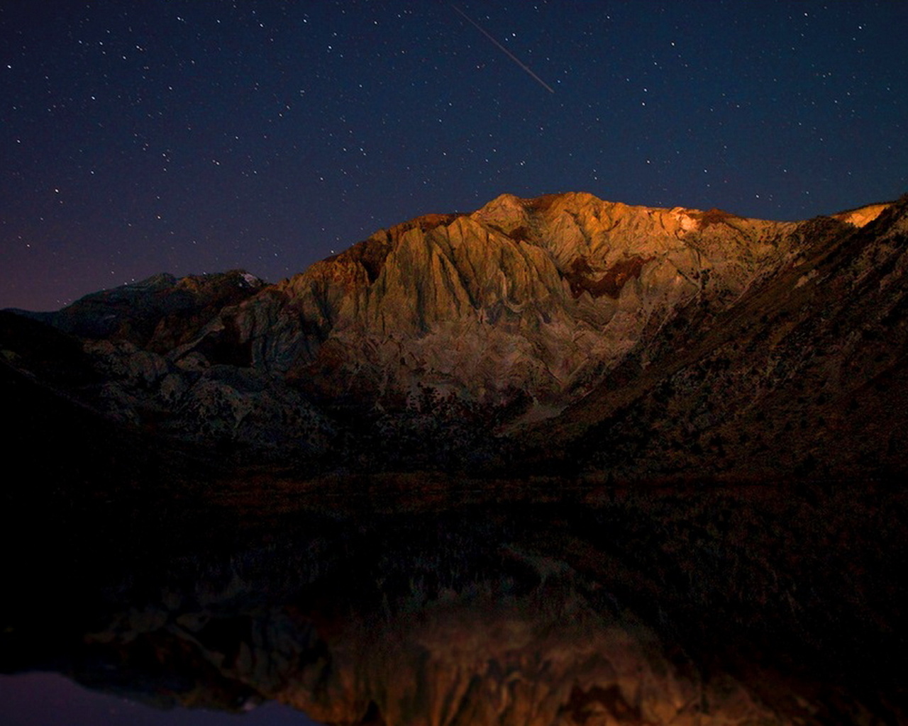 Ночное небо в горах Кавказа