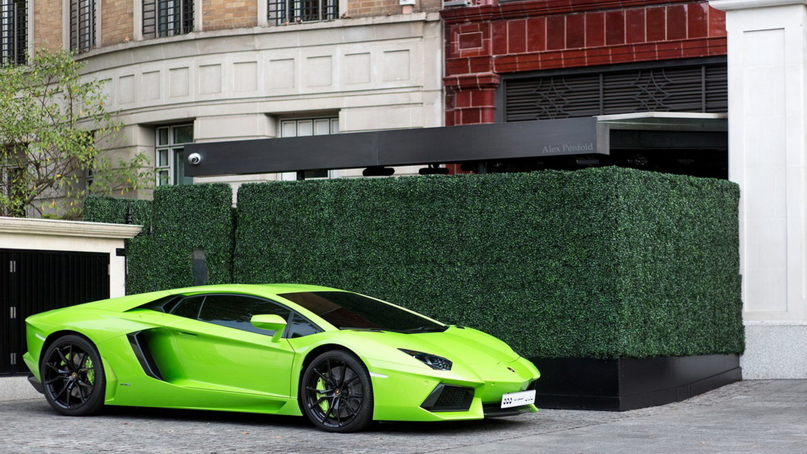 Шикавто. Ламборджини Verde Turbine. Суперкары в Лондоне. Lamborghini Verde Ithaca. Цвета Ламборгини Verde Shox.