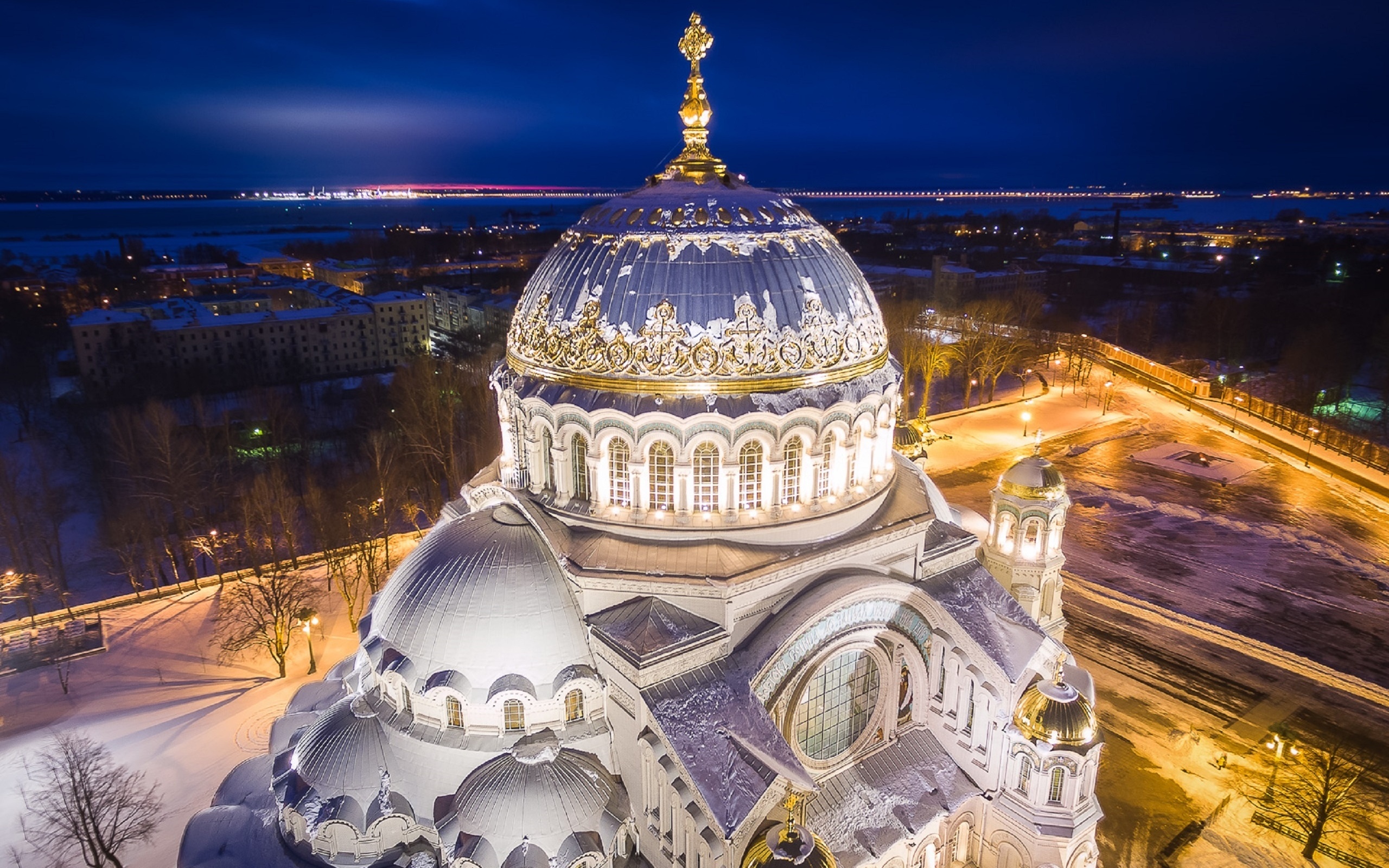 Православный санкт петербург. Морской Никольский собор крон. Санкт-Петербург Кронштадт морской Никольский собор. Никольский морской собор в Кронштадте в Питере. Купол морского собора в Кронштадте.