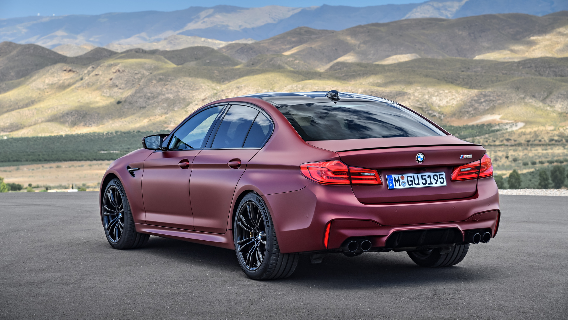 Bmw m5 обои на телефон