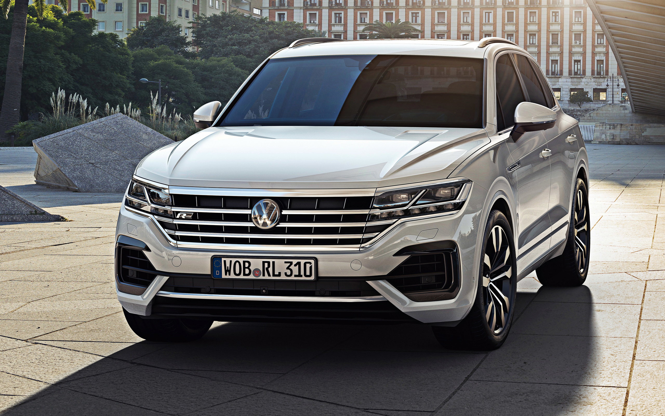 Туарег 2019. Tiguan 2020 белый. Туарег новый цена 2023.