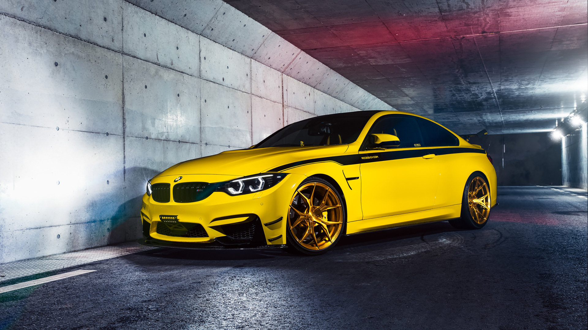 Bmw m4 competition обои на телефон