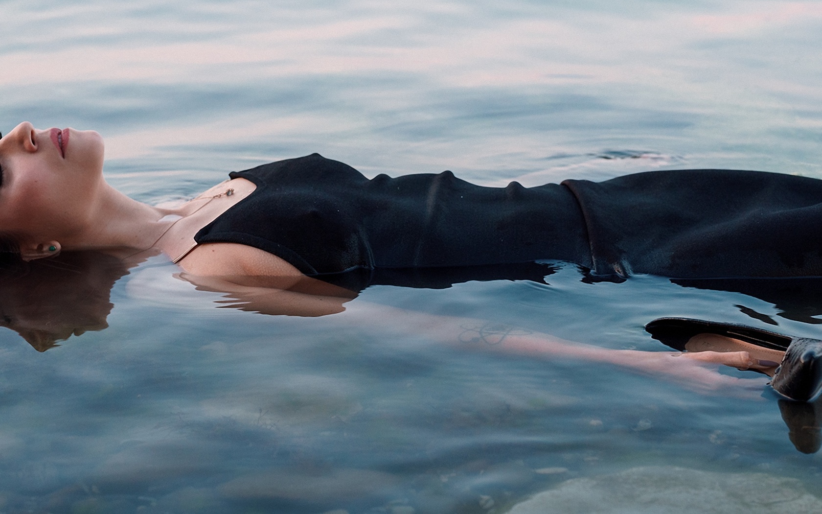 Клип воде. Роман Филиппов фотограф Оля. Роман Филиппов фотограф nude. Роман Филиппов фотограф девушки.