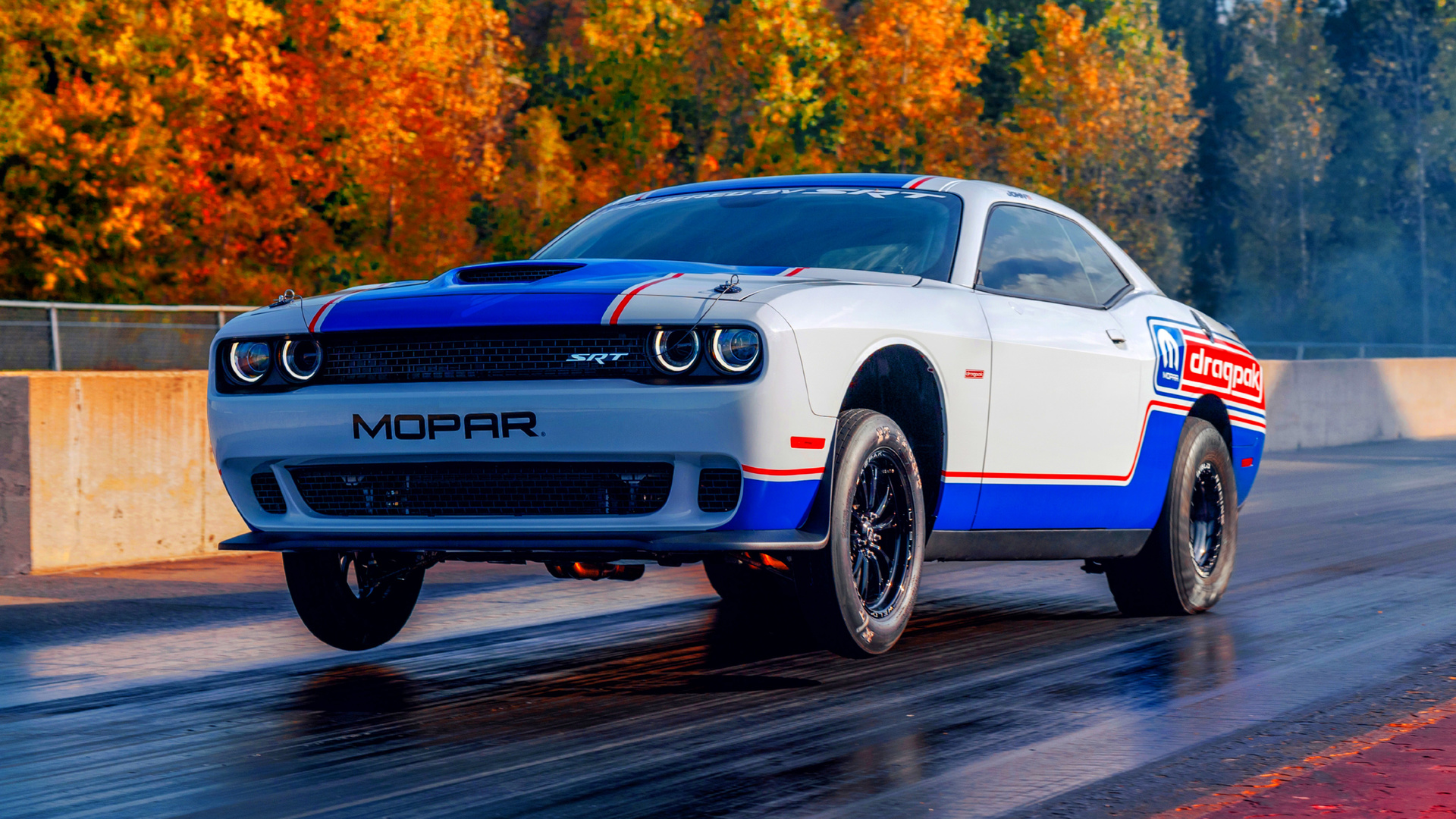 Обои на айфон dodge challenger