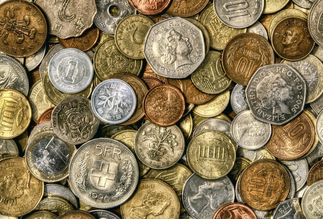 На столе две монеты