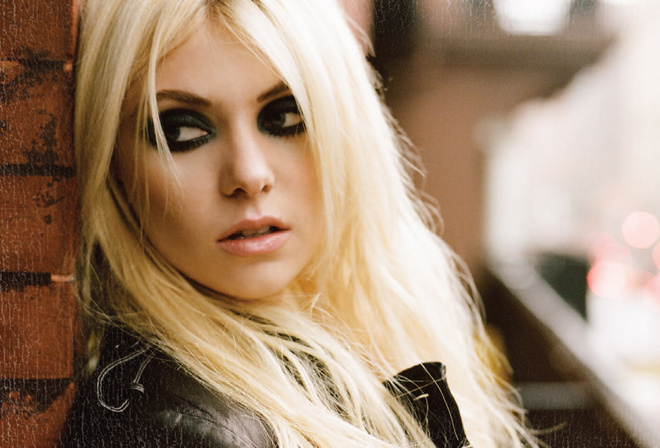 the pretty reckless, taylor momsen, singer, girl, star