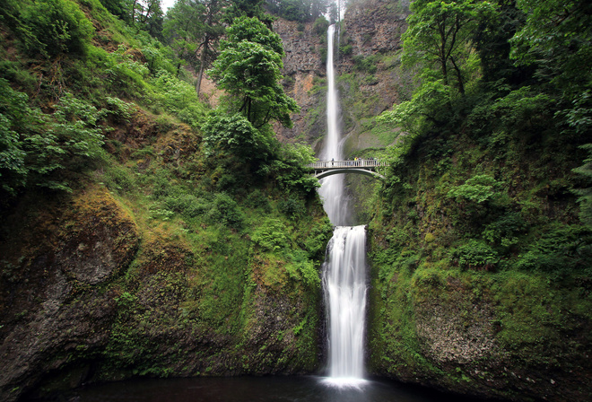 Multnomah falls, Columbia Gorge National Scenic Area, Oregon