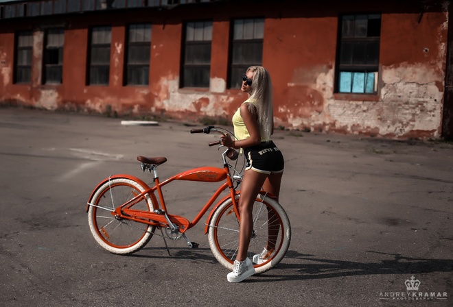 women, model, blonde, sneaker, sunglasses, brunette, t-shirt, bikes, short