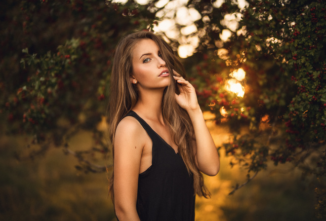 women, portrait, women outdoors, face, long hair, depth of field, Martin Kuhn, sunlight