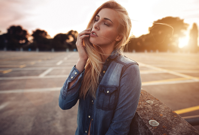 women, face, portrait, blonde, sunset, closed eyes, sunlight, Sebastian Heberlein, shirt, denim