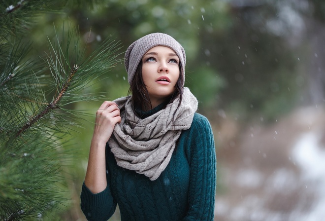 Angelina Petrova, women, portrait, women outdoors, depth of field, scarf, sweater, Denis Petrov