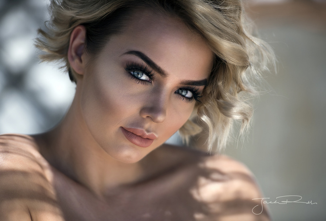 Rosie Robinson, women, blonde, face, portrait, depth of field