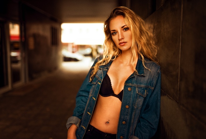 women, blonde, portrait, black bras, belly, denim, depth of field, pierced navel, Miro Hofmann