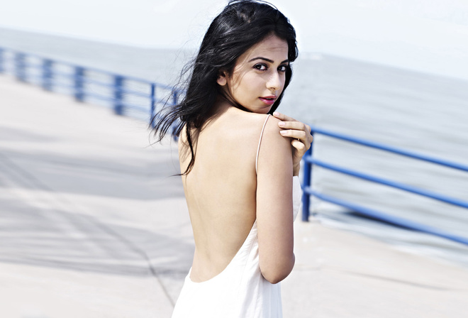 rakul preet singh, backless, girl, eyes, brunette, , actress, smile, pretty, hair, figure, sexy, , celebrity, bollywood, pose, beauty, cute, , model, indian, , lips, beautiful