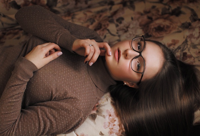 women, portrait, glasses, painted nails, looking at viewer