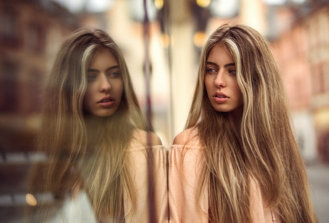 women, Martin Kuhn, blonde, long hair, glass, reflection, depth of field, portrait