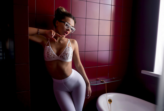 Darina Markina, blonde, white bra, portrait, the gap, bathtub, glasses, belly, see-through clothing, brunette