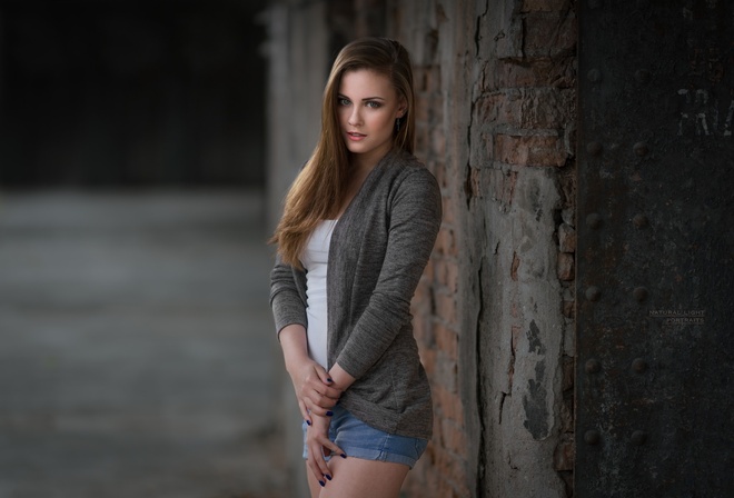 women, portrait, jean shorts, wall, depth of field