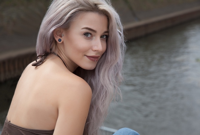 women, portrait, depth of field, women outdoors, smiling, pierced lip, dyed hair