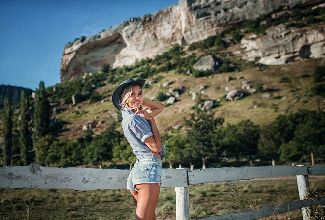 women, hat, smiling, women outdoorsj, ean shorts, shirt, tanned, blonde, pigtails, ass