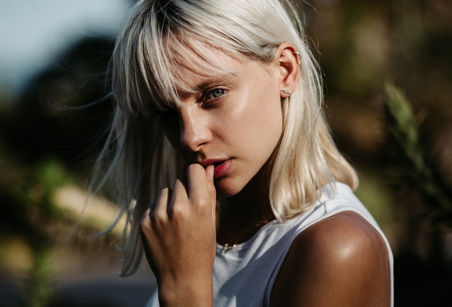 women, blonde, depth of field, portrait, finger on lips, women outdoors