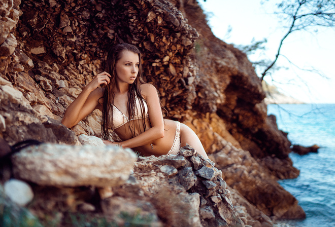 women, bikini, tanned, belly, depth of field, pierced navel, sea, wet hair, women outdoors, Martin Robler, looking away