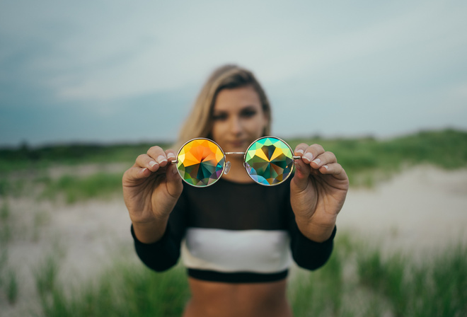 women, blonde, portrait, depth of field, women outdoors, women with glasses