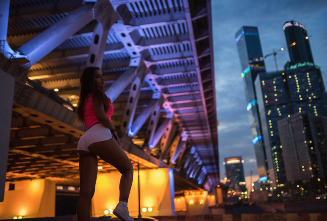 women, tanned, ass, short shorts, tattoo, building, sneakers, looking away, bridge, depth of field