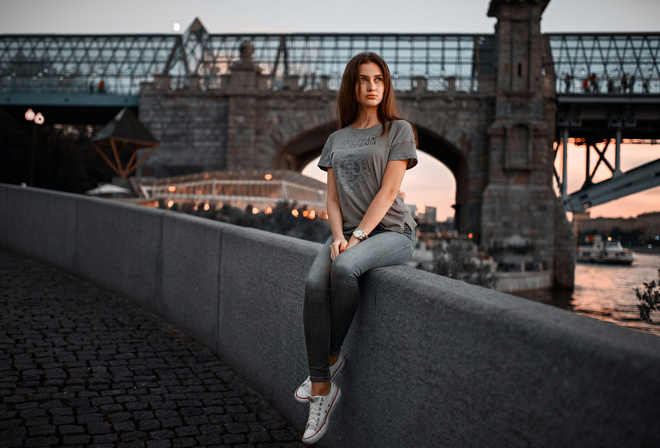 women, portrait, sitting, sneakers, T-shirt, jeans, looking away, red nails, women outdoors, depth of field