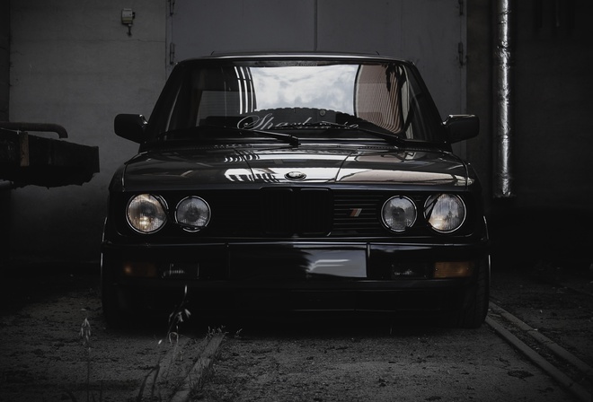 BMW, E28