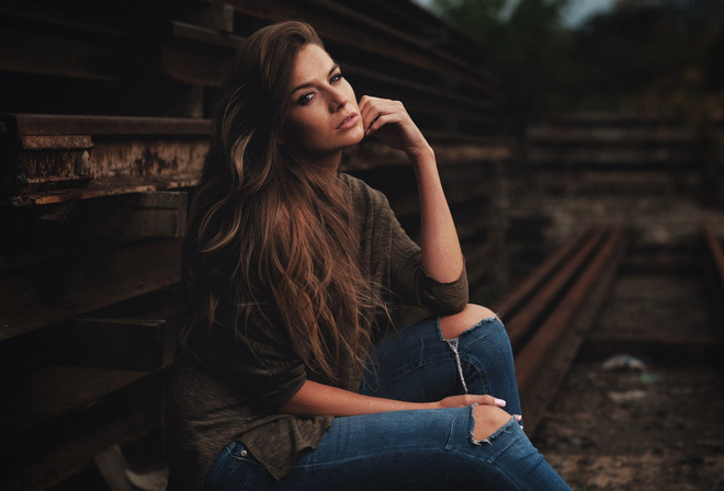 women, sitting, torn jeans, depth of field, portrait