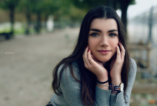 women, smiling, blue eyes, red nails, portrait, depth of field, women outdoors