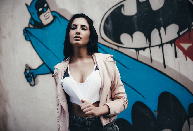 women, portrait, pierced navel, eyeliner, sweater, wall, graffiti, jeans