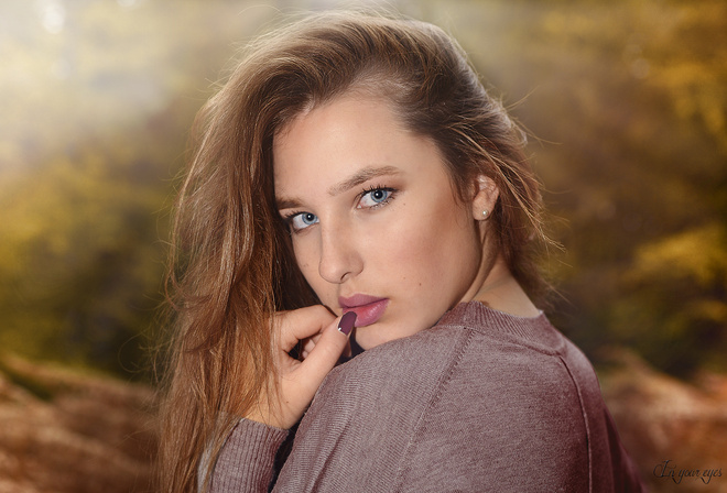 women, blonde, finger on lips, blue eyes, depth of field, portrait, painted nails