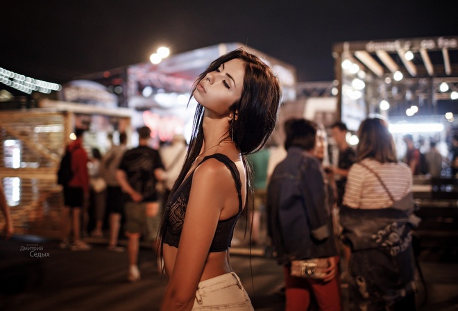 women, tanned, portrait, women outdoors, jeans, closed eyes, depth of field