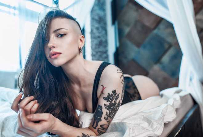 women, tattoo, black lingerie, ass, in bed, eyeliner, lying on front, depth of field, blue eyes