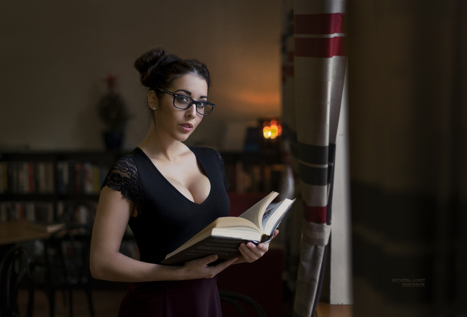 women, Barbora Zavadilova, women with glasses, portrait, hairbun, books