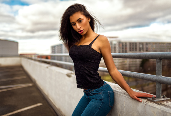 women, Miro Hofmann, tanned, women outdoors, red lipstick, jeans, depth of field, building