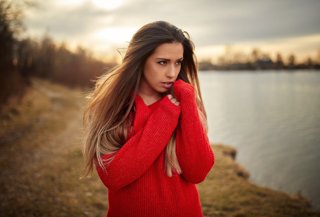 women, portrait, blonde, river, depth of field, women outdoors, pink lipstick, looking away