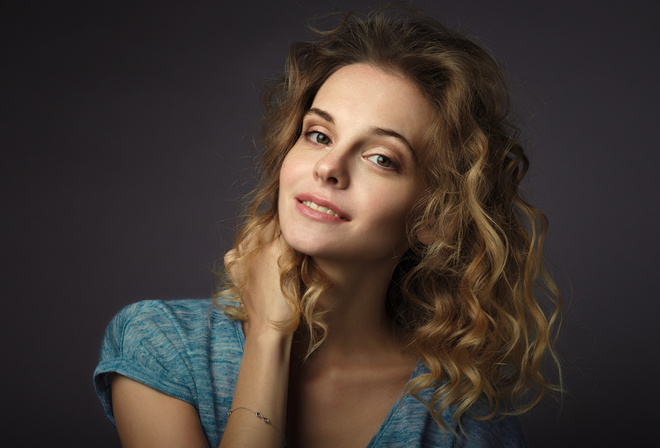 look, Ksusha, brown-eyed, Ksenia Krotova, Ilya Varivchenko, curls, girl, Studio, model, tilt, portrait, background, blonde, sweetheart