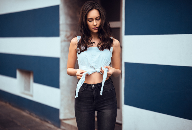 women, portrait, jeans, the gap, tanned