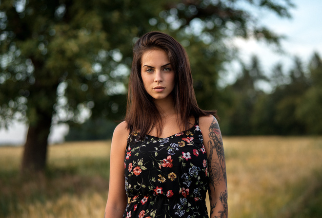 Marlen Valderrama Alvarez, women, Martin Kuhn, women outdoors, tattoo, trees, portrait