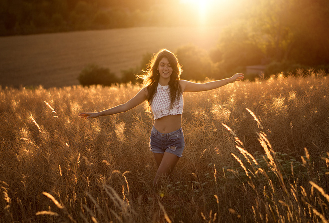 women, Martin Kuhn, portrait, belly, jean shorts, smiling, sunset, women outdoors