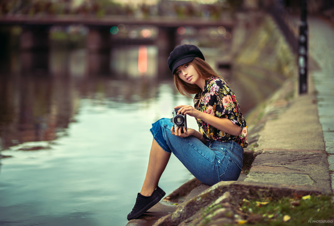 women, denim, portrait, river, Lods Franck, camera, sitting, pink lipstick, sneakers