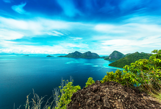 sea, the sky, clouds, trees, mountains, tropics, stones, rocks, coast, horizon, the bushes, the view from the top, Malaysia, Bohey Dulang Island