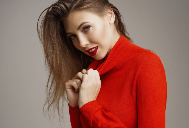 Katerina Bolinger, red lipstick, women, portrait, simple background, smiling