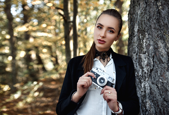 women, portrait, trees, camera, women outdoors, bokeh